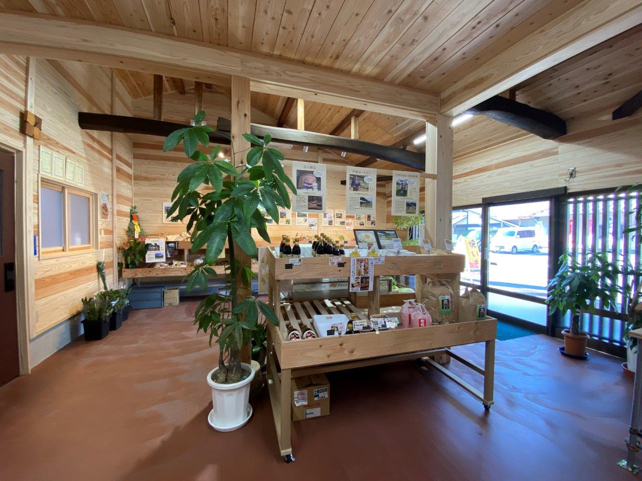 新たな観光スポットへ。栗園オーナーが運営するこだわりの八百屋さん 